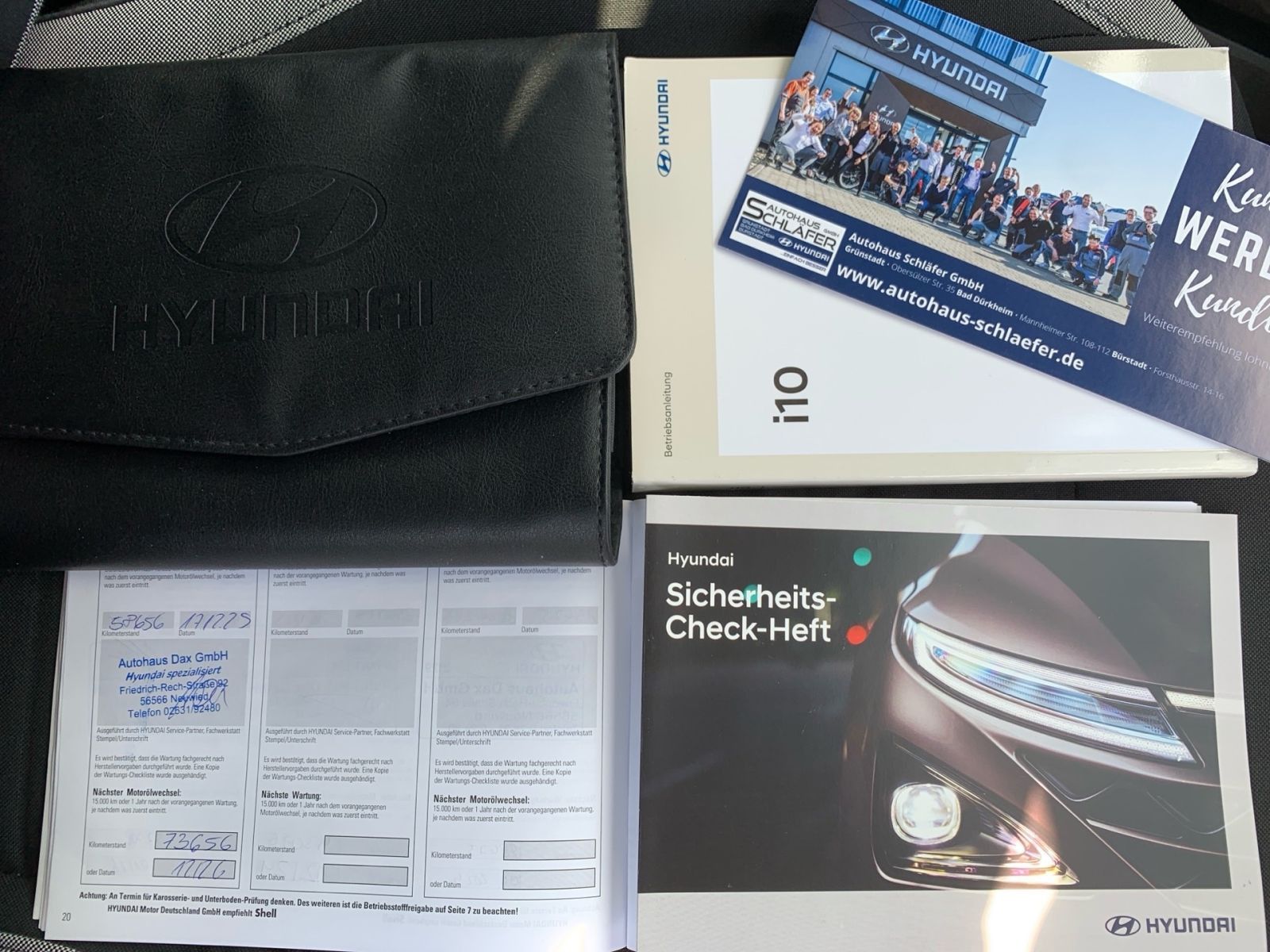 Fahrzeugabbildung Hyundai i10 1.0 Edition 30 1 Hand Allwetter