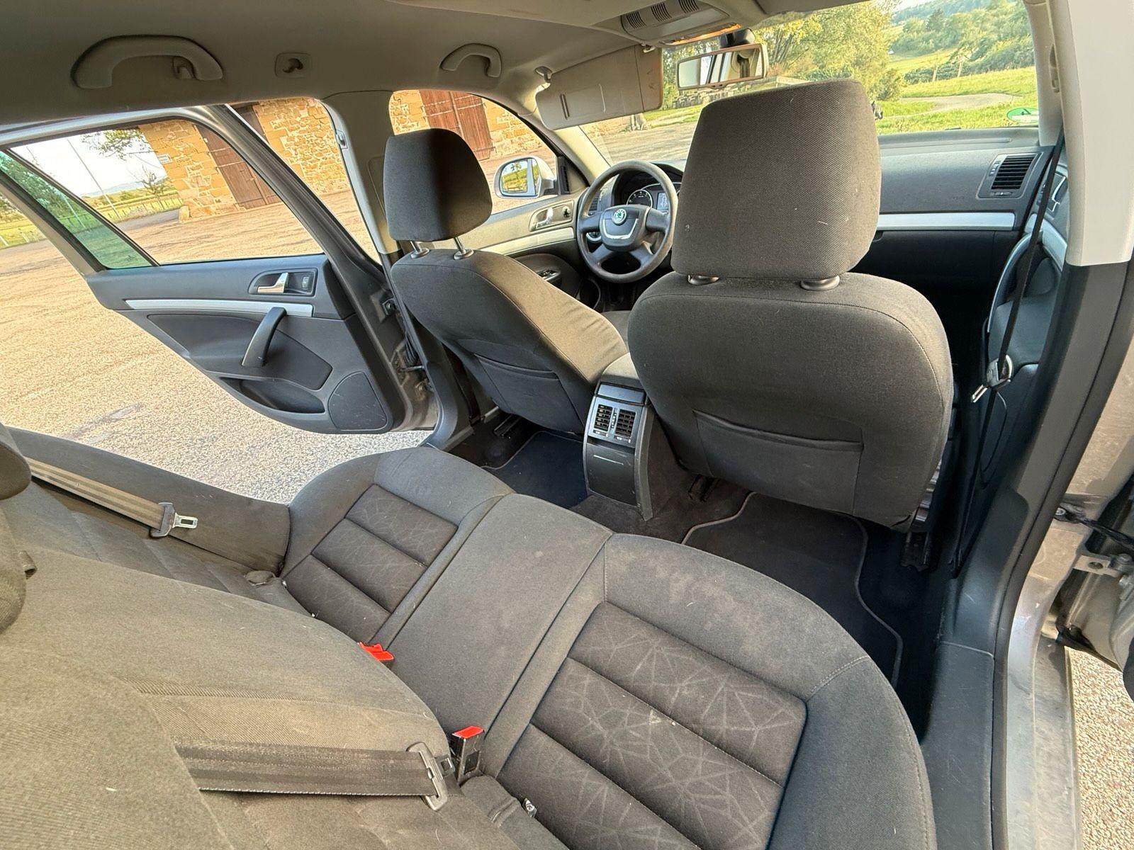 Skoda Octavia 2011 — photo 11