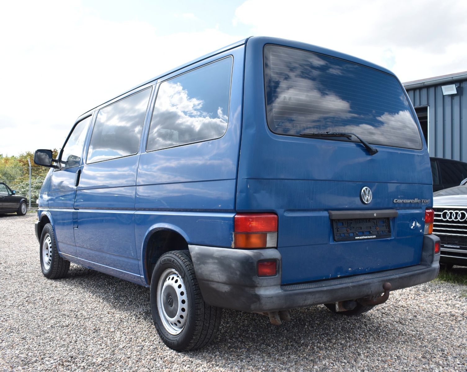 Fahrzeugabbildung Volkswagen T4 Caravelle 2.5 TDI KLIMA/SERVO/ABS/AHK
