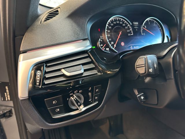 BMW 530 d xDrive Sport Line *LED*Pano*
