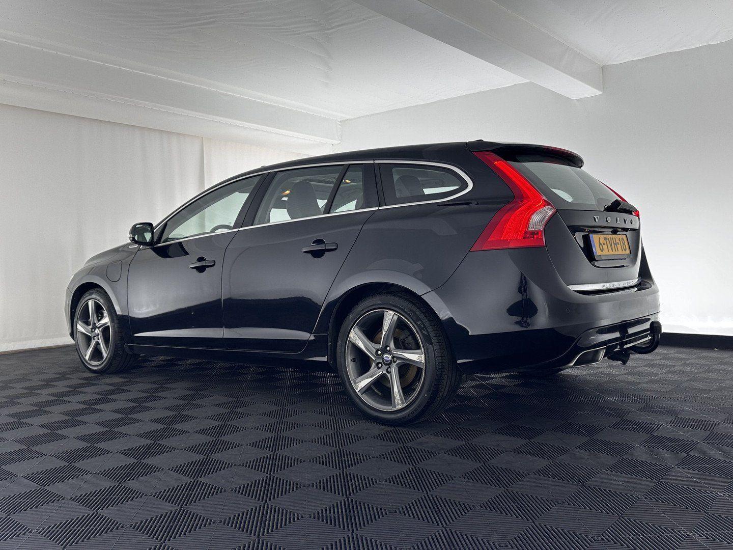 Volvo V60 2014 — engine 2.400 cm³, 215 HP (158kW)