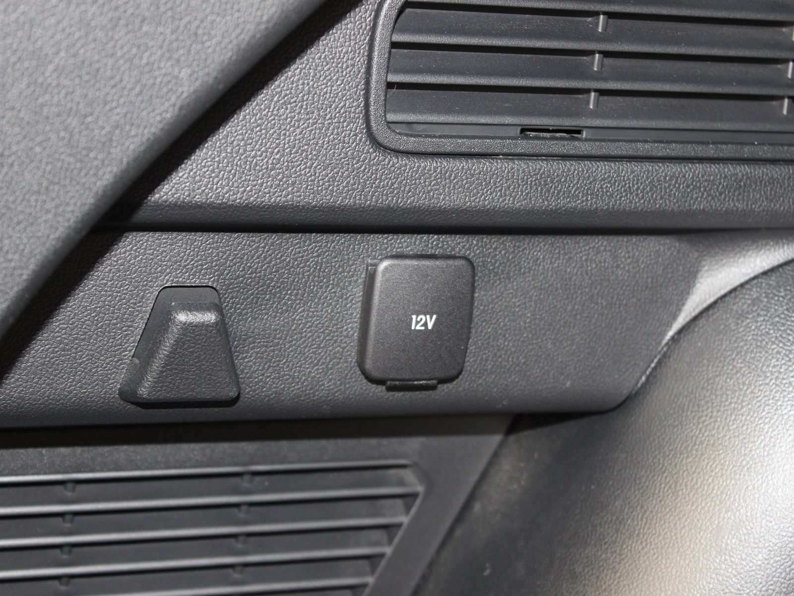 Fahrzeugabbildung Ford Kuga Plug-In Hybrid Cool & Connect 2,5 Duratec