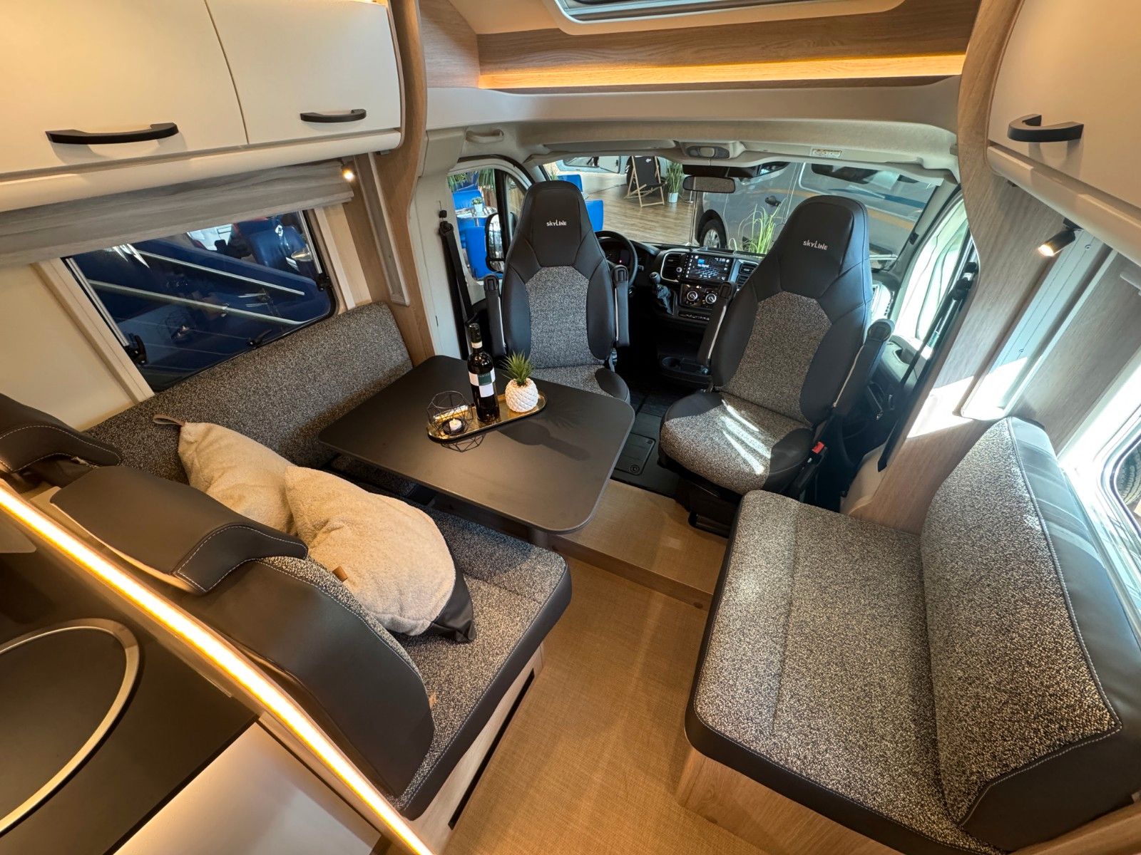 Fahrzeugabbildung Bürstner Lyseo Time Skyline 726 G SIE SPAREN  11.099€!