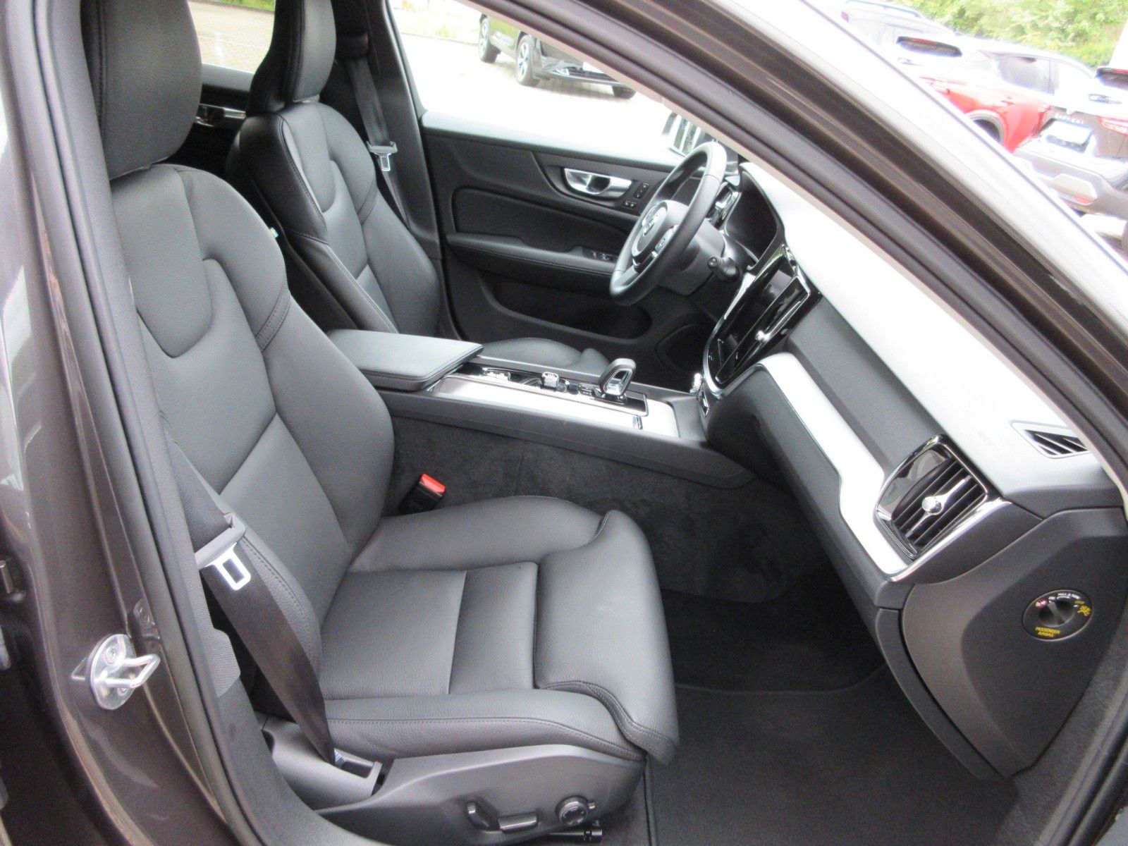 Fahrzeugabbildung Volvo V60 B4 Kombi | AHK | Memory | Kamera