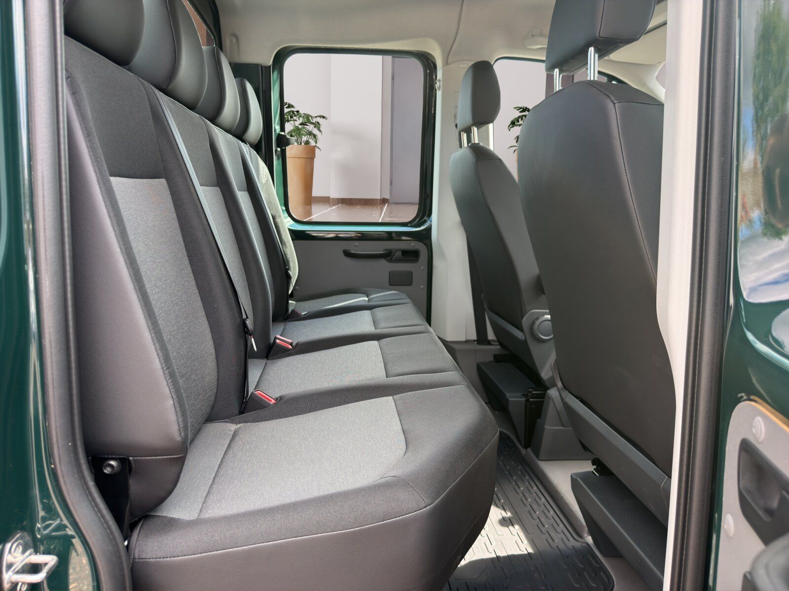 Fahrzeugabbildung Volkswagen Crafter 35 Pritsche 2.0 TDI DOKA Kipper