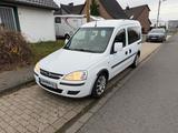 Opel Combo 1.7 CDTI ECOTEC Business 111 Jahre Bus... - gebrauchte Opel Combo aus dem Jahr 2010