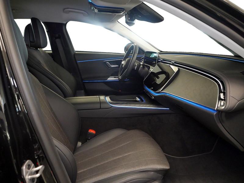 Mercedes-Benz E 220 d T // AVANTGARDE AHK DISTR KAMERA SPUR