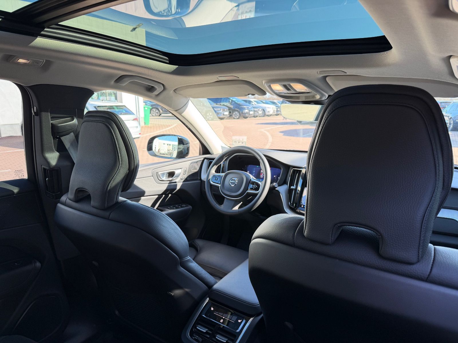 Fahrzeugabbildung Volvo XC60 B5 D Ultimate Dark AWD*STHZG*PANO*360°*ACC
