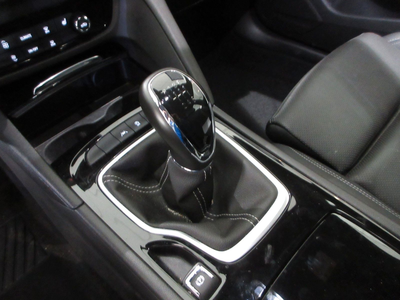 Fahrzeugabbildung Opel Insignia B ST 2.0D B.Elegance LED/SHZ/LHZ/R´CAM