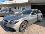 Mercedes-Benz C 63 AMG T Carbon Drivers Package Burmester - Mercedes-Benz C 63 AMG: Carbon