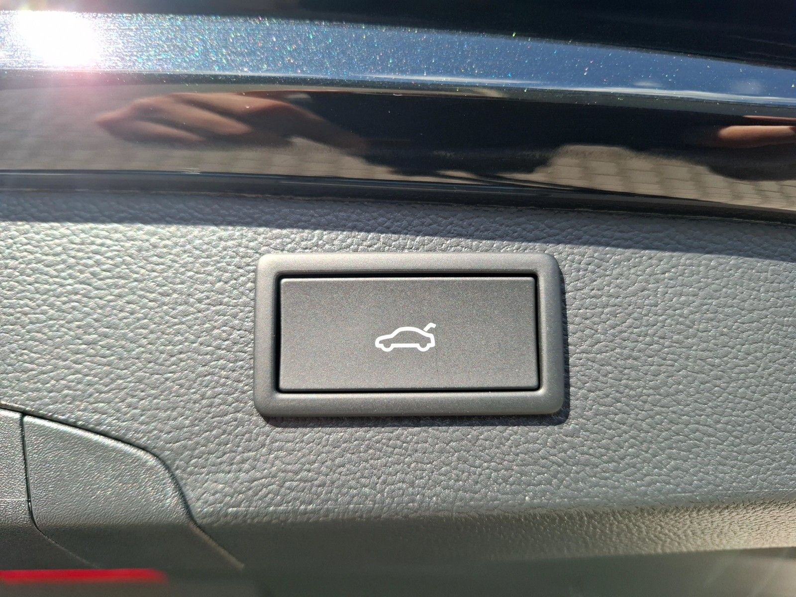 Fahrzeugabbildung Volkswagen Passat Variant TDI Elegance DSG Matrix AHK Navi