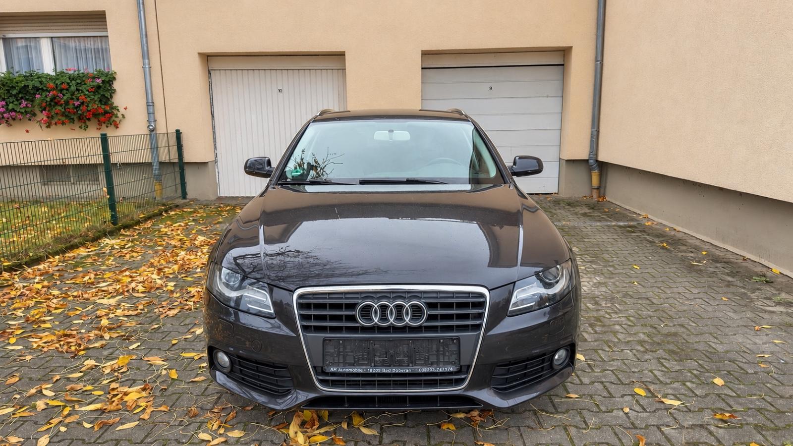 Audi A4 2009 — rear view