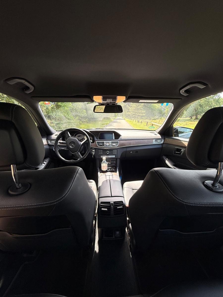 Mercedes-Benz E 220 BlueTEC 4MATIC Autom. Standard