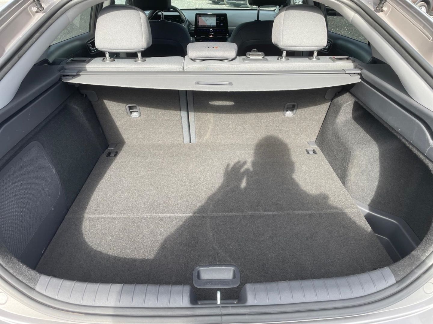 Fahrzeugabbildung Hyundai IONIQ 1.6 Hybrid Style Glasschiebedach Navigatio