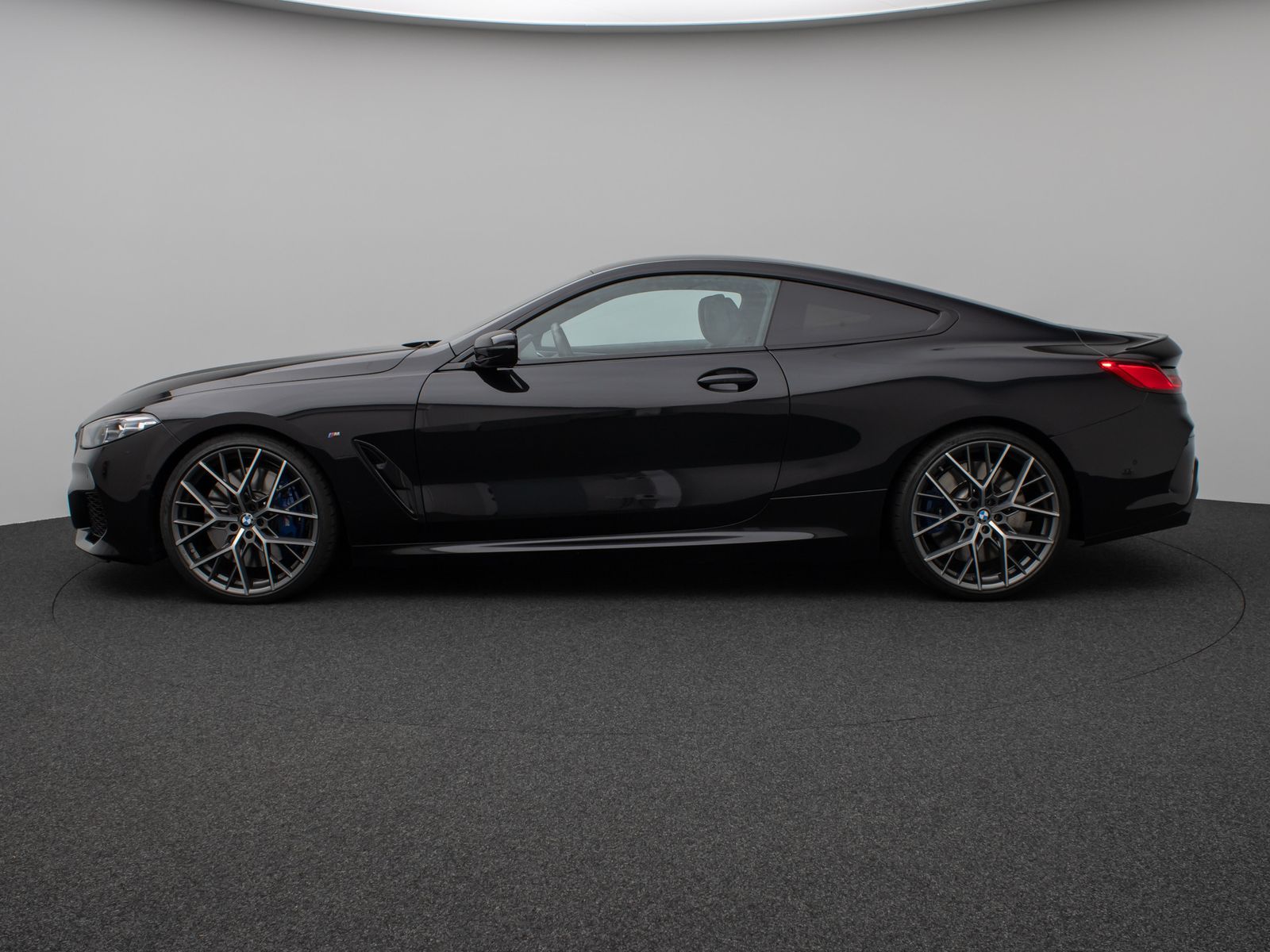 Fahrzeugabbildung BMW M850i xD Kamera HUD DAB H/K ACC SoftCl DisplKey