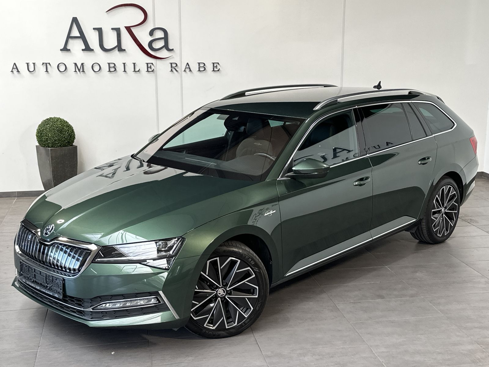 Fahrzeugabbildung SKODA Superb 1.4 TSI iV DSG L&K NAV+LED+AHK+ACC+KAMERA