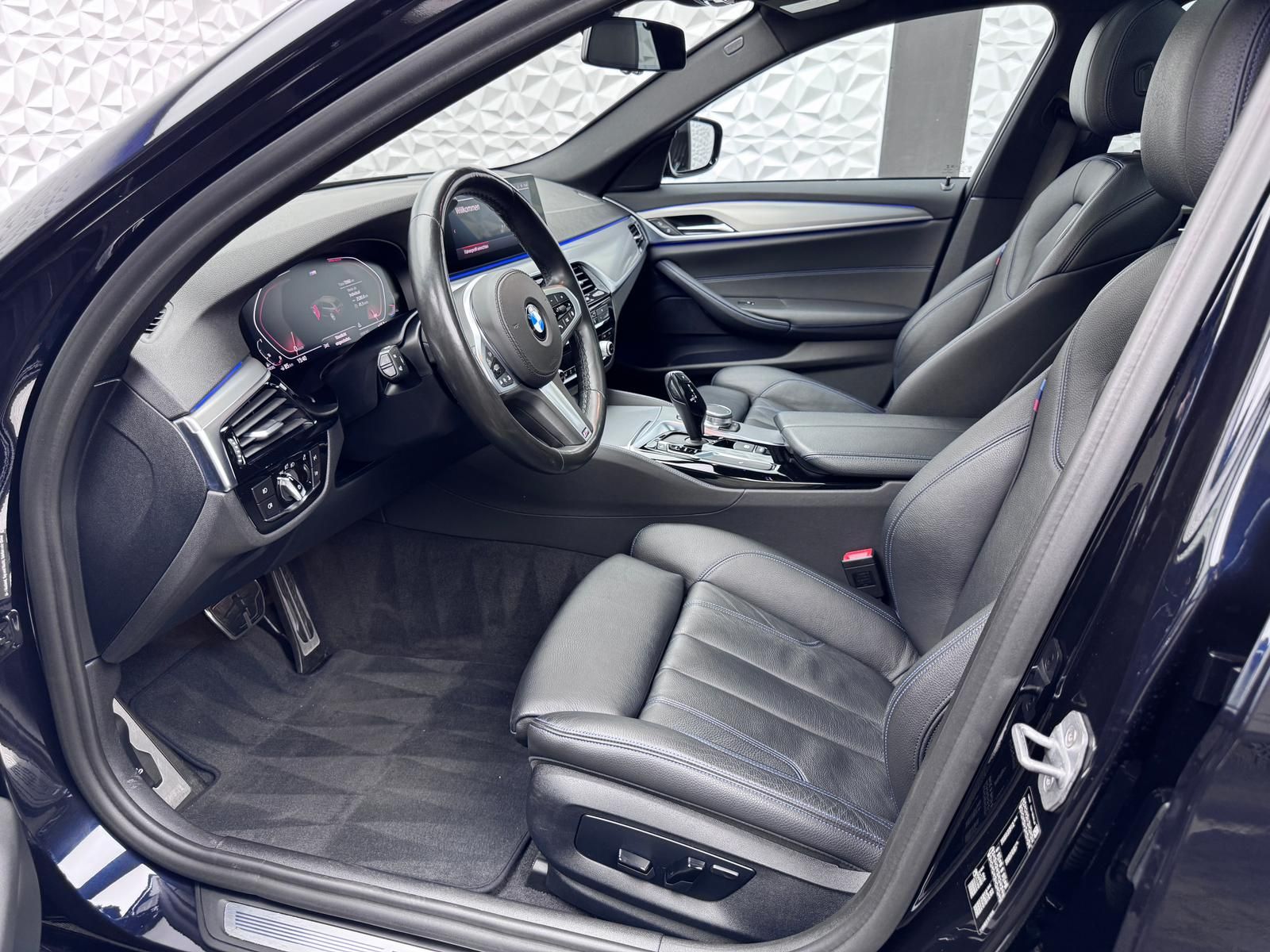 Fahrzeugabbildung BMW 520d M-PAKET/ACC/PANO/HUD/DA+/KEYL/LED/R-CAM/DAB