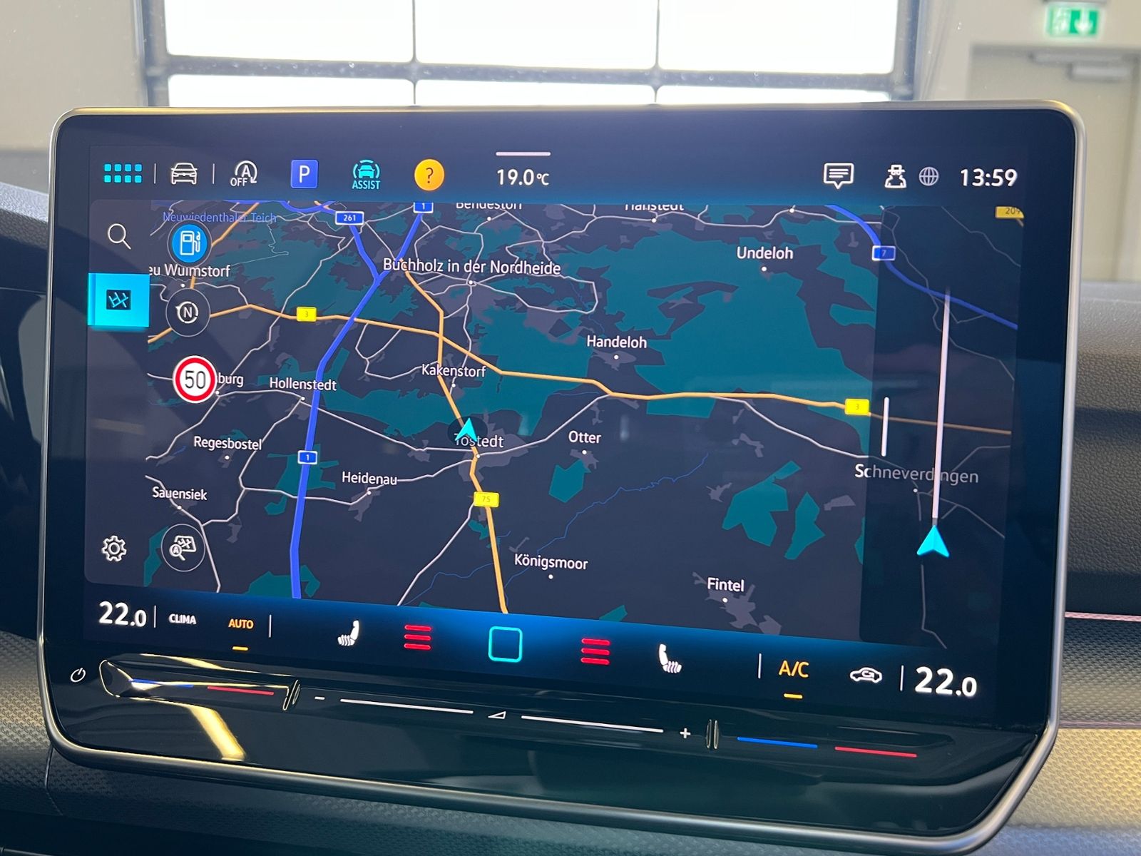 Fahrzeugabbildung Volkswagen Golf VIII Variant GOAL 2.0 TDI DSG *AHK, LED, 17