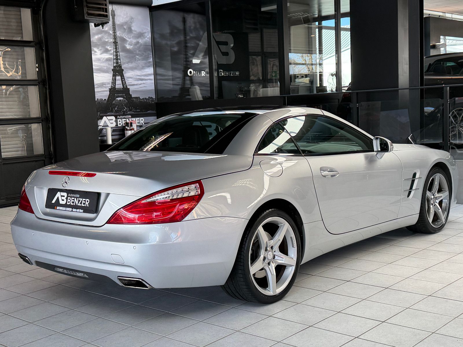 Fahrzeugabbildung Mercedes-Benz SL 350 /AMG/HARMAN-KARDON/MEMORY/T-WINKEL