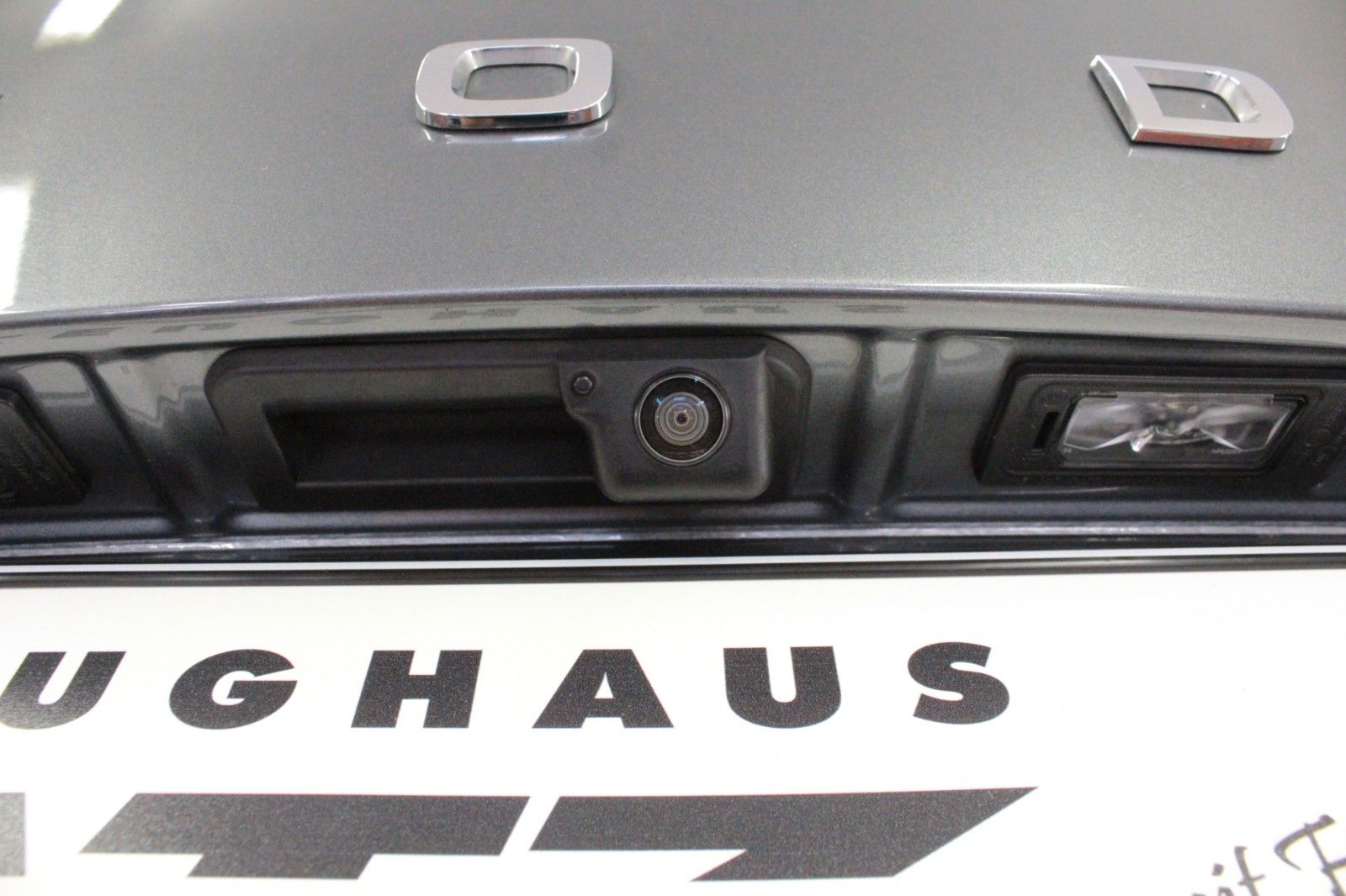 Fahrzeugabbildung SKODA Karoq 1.5l TSI ACT DSG TOUR  AHK schwenkbar