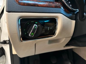 Skoda Superb Combi Elegance *1. Hand*Xenon*Klima*Navi*