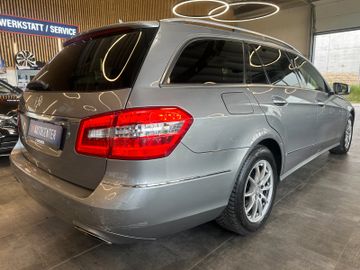 Mercedes-Benz E 250 CGI BlueEfficiency *Avantgarde*BiXenon*