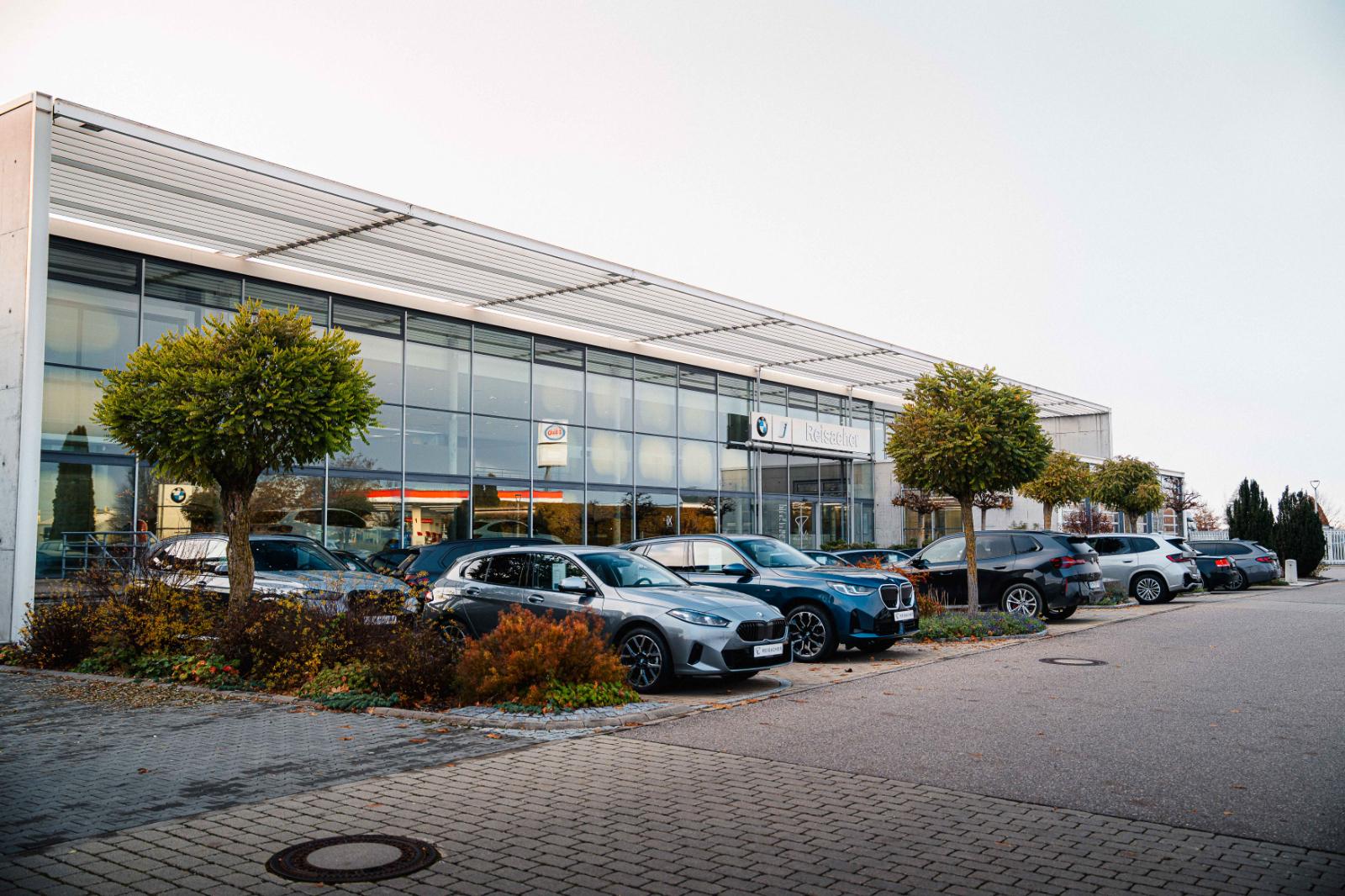 showroom-image-main