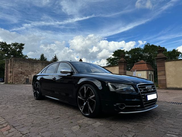 Audi 4.0 TFSI tiptronic quattro Bang&Olufsen 22 Zoll