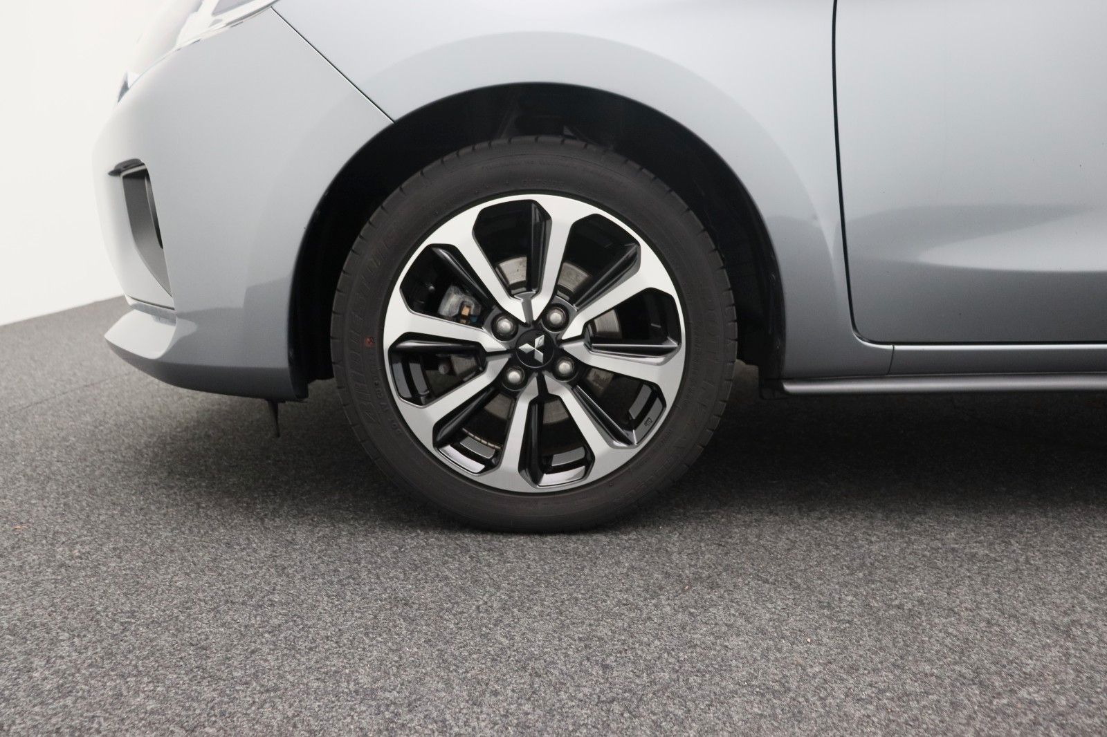 Fahrzeugabbildung Mitsubishi Space Star 1.2 Intro Edition+