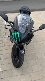 Yamaha YZF-R 125 - YAMAHA SCHWARZ YZF R 125