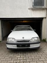 Opel Omega A - Opel Omega mit Schiebedach
