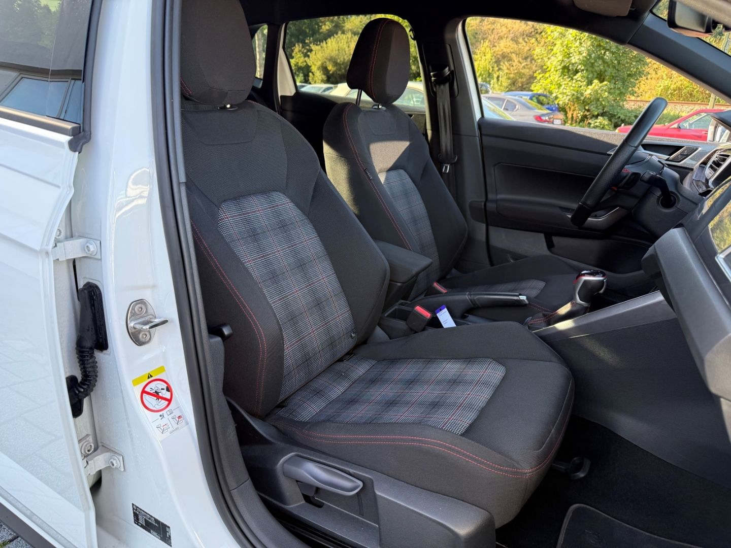 Polo GTI 2.0TSI DSG- NAVI*IQ.DRIVE*BEATS*KEYLESS