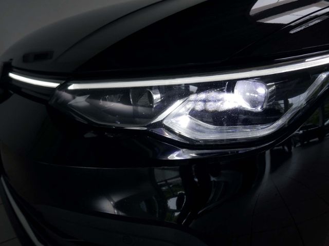 Fahrzeugabbildung Volkswagen Golf VIII Variant Style 2.0 TDI DSG LED RFK ACC