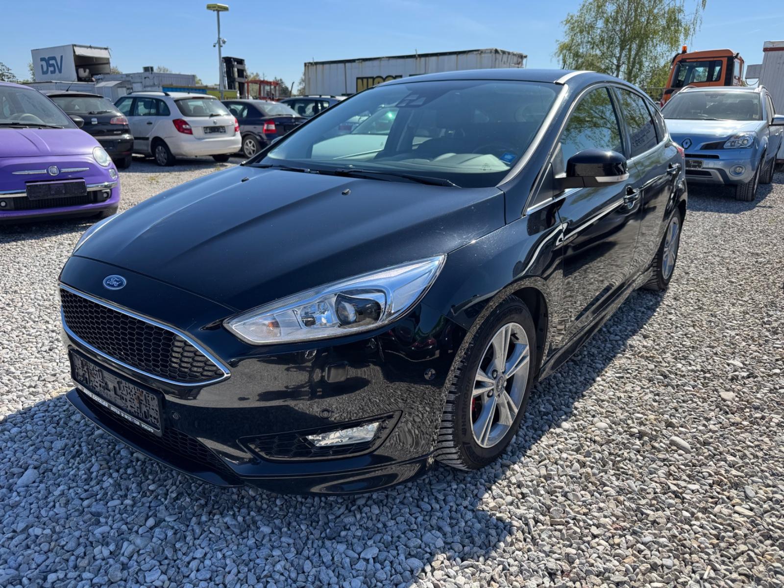 Ford Focus Lim. Titanium,Leder,Navi,Tempomat,Xenon!