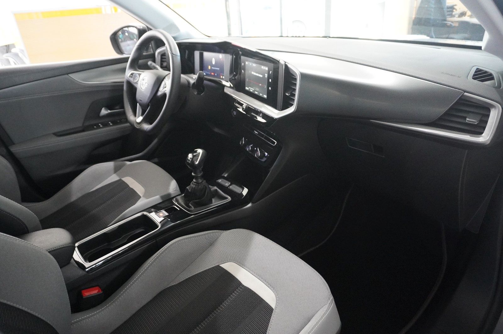 Fahrzeugabbildung Opel Mokka ELEGANCE 1.2T NAVI/LED/KAMERA/SPORT/SH/DAB