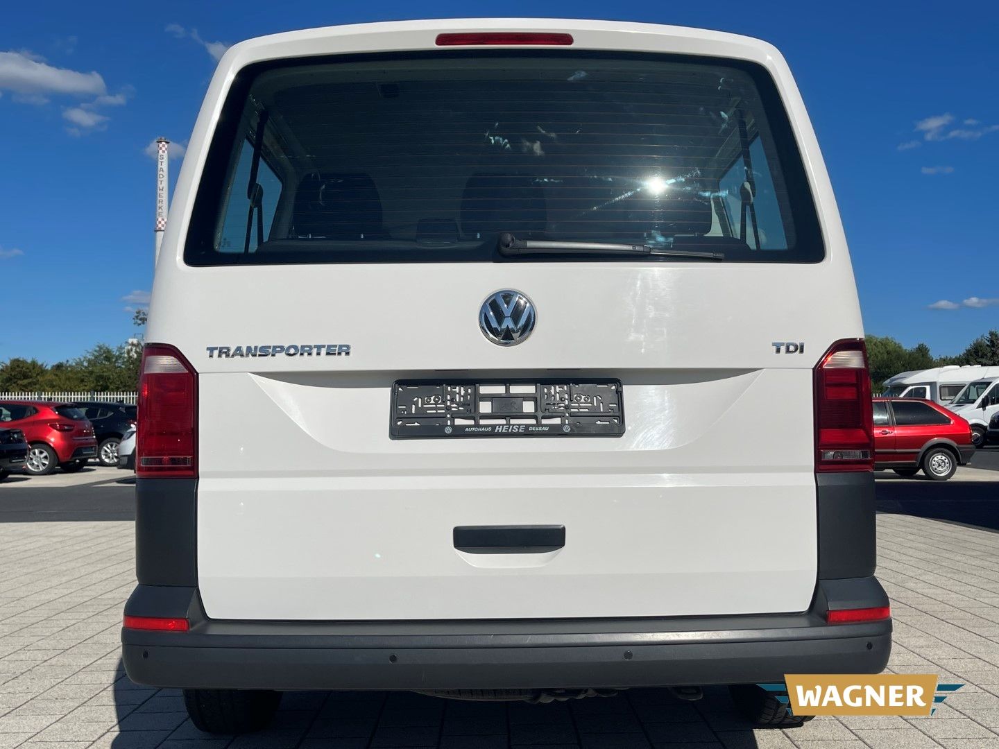 Fahrzeugabbildung Volkswagen T6 Caravelle Kombi EcoProfi 2.0 TDI 9 Sitzer