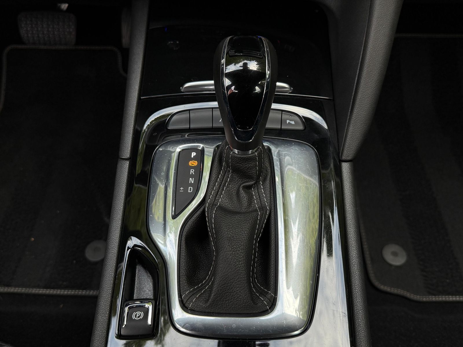 Fahrzeugabbildung Opel Insignia 2.0CDTI Aut. Elegance ILUX+NAV+KAM+CARP