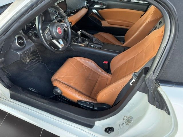 Fahrzeugabbildung Fiat 124 Spider Lusso KLIMA KEYLESS NAV RFK SHZ ALU