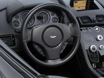 2016 Aston Martin V12 VANTAGE 缩略图 18