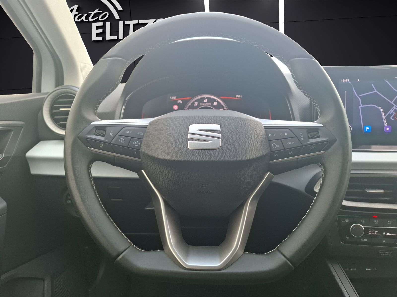 Fahrzeugabbildung SEAT Ibiza TSI Style LED Navi ACC VC RFK SH LM