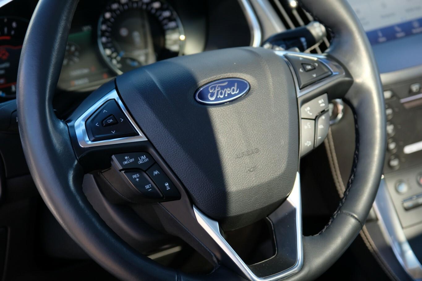 Ford Edge Vignale 4x4 Pano Standheizung