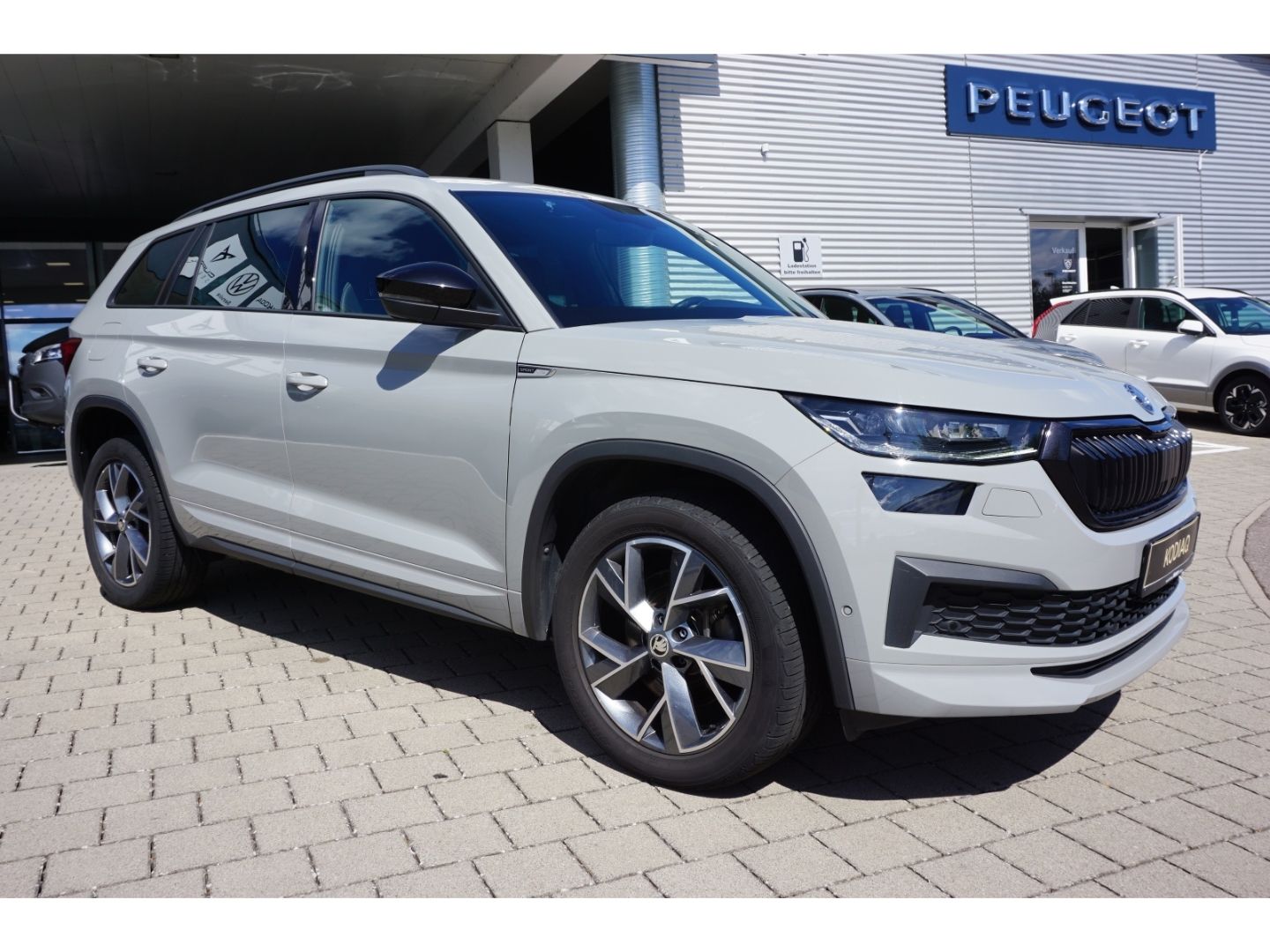 Skoda Kodiaq 2.0 TDI Sportline 4x4 DSG AHK Navi LED AC foto 8