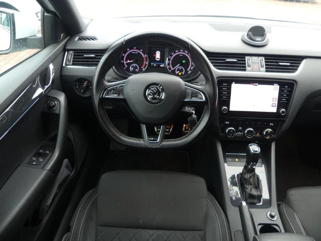 Fahrzeugabbildung SKODA Octavia Combi 2.0 TSI DSG RS *STANDHZG*KAMERA*