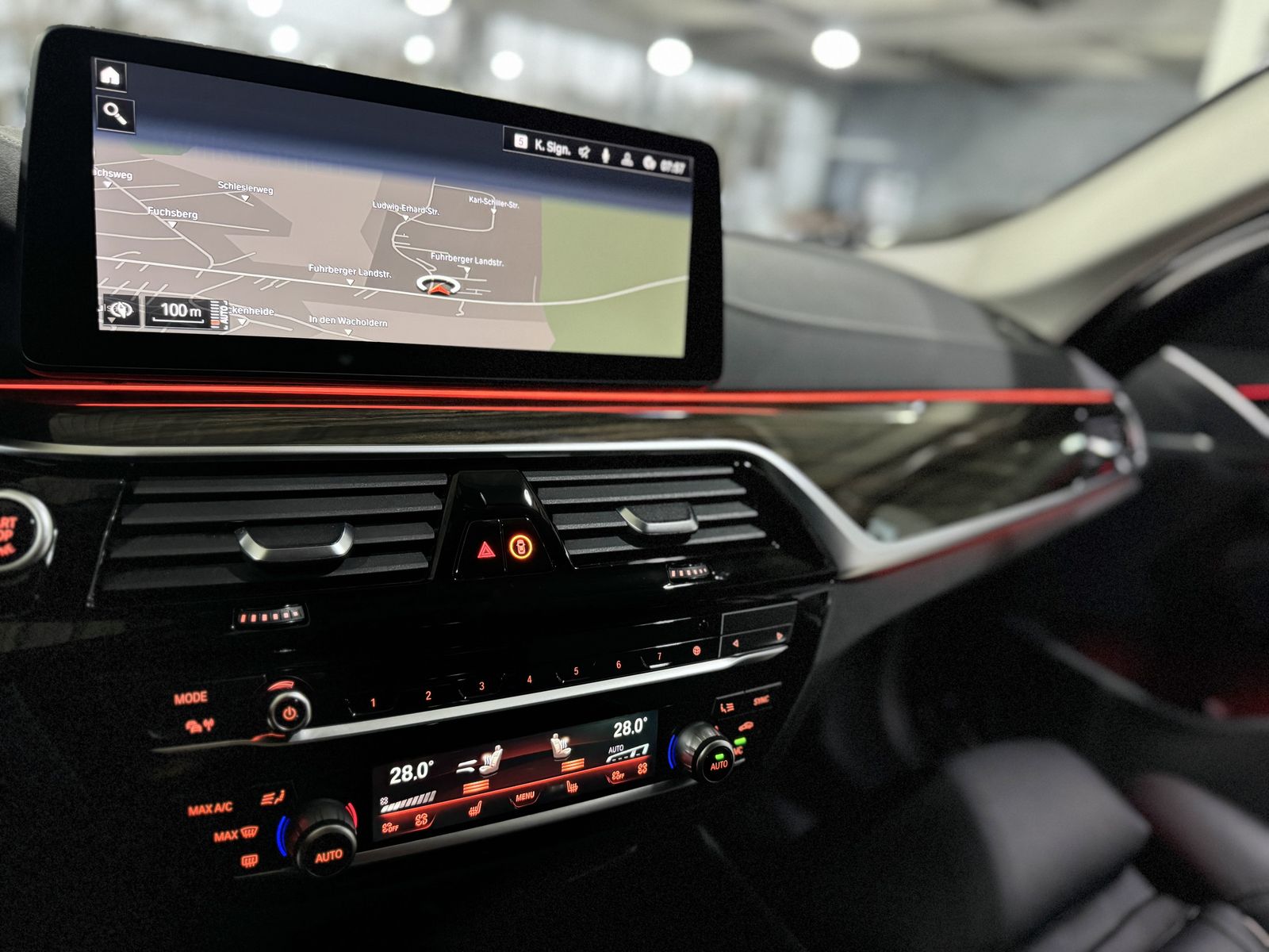 Fahrzeugabbildung BMW 530i xD Luxury Line Kamera Laser HUD DAB Komfort