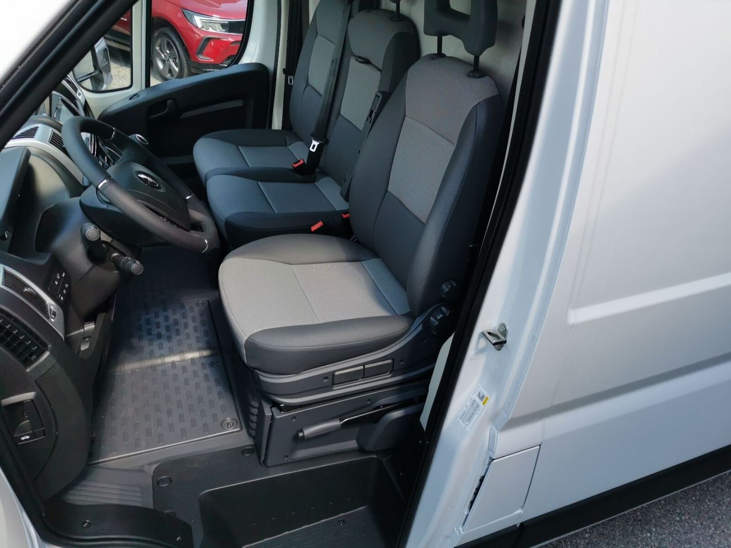 Fahrzeugabbildung Opel Movano CargoL3H3 Navi Klimaautom DAB Rückfahrkam