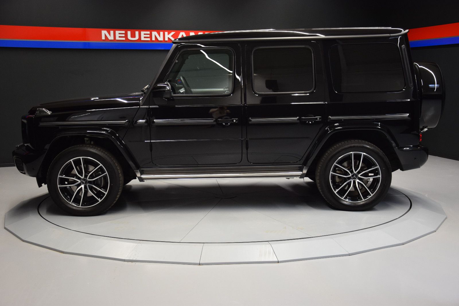Fahrzeugabbildung Mercedes-Benz G 450 d AMG Line SDach. Burmester ACC 360° AHK