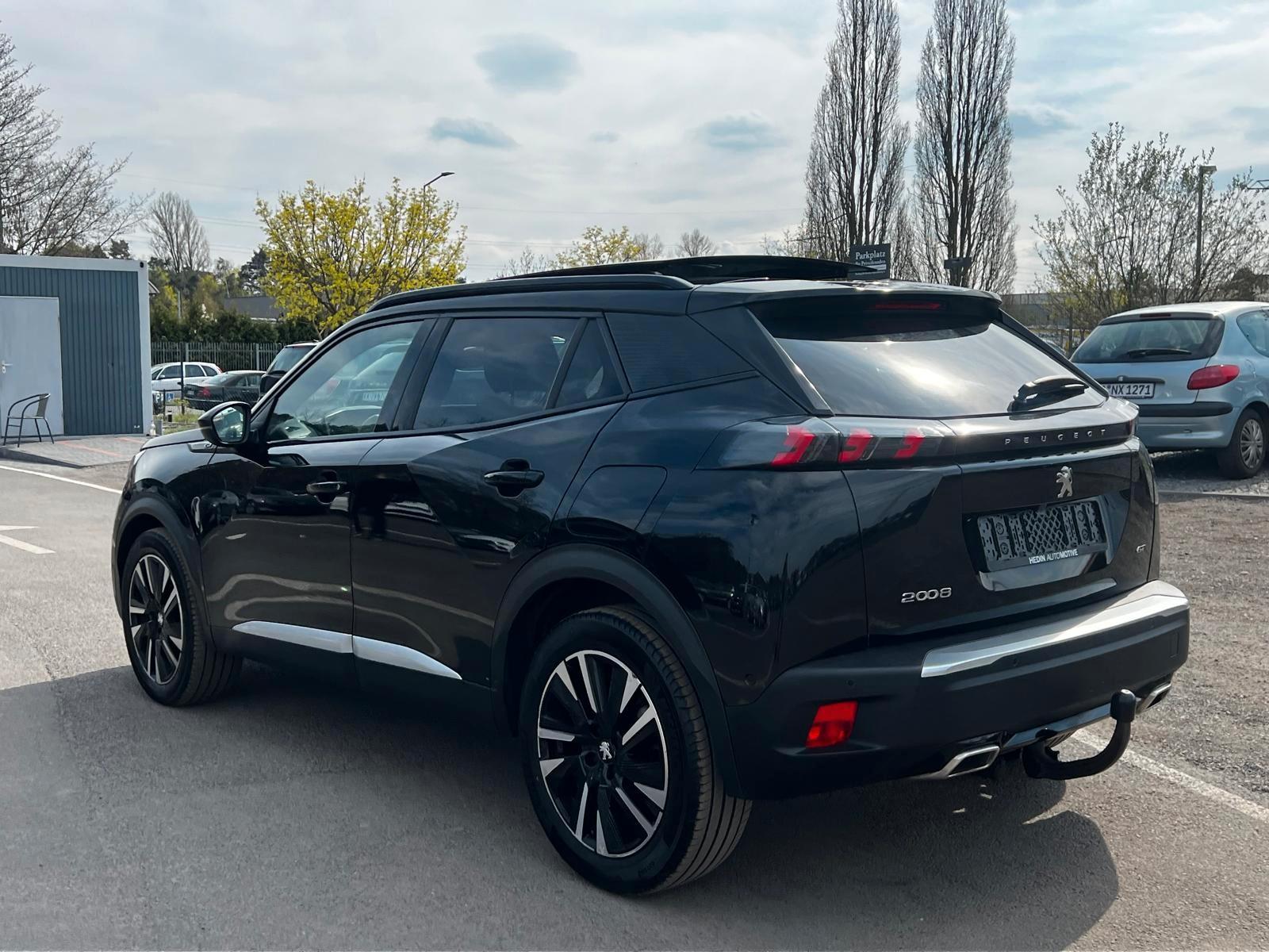 Peugeot 2008 GT Panorama...