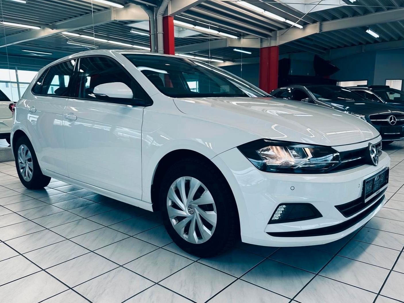 Volkswagen Polo VI Comfortline PDC Klima Navi 8fach bereift