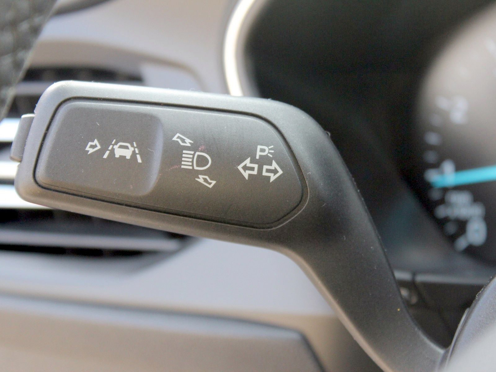 Fahrzeugabbildung Ford Focus Active 1,0 EcoBoost Start/Stopp