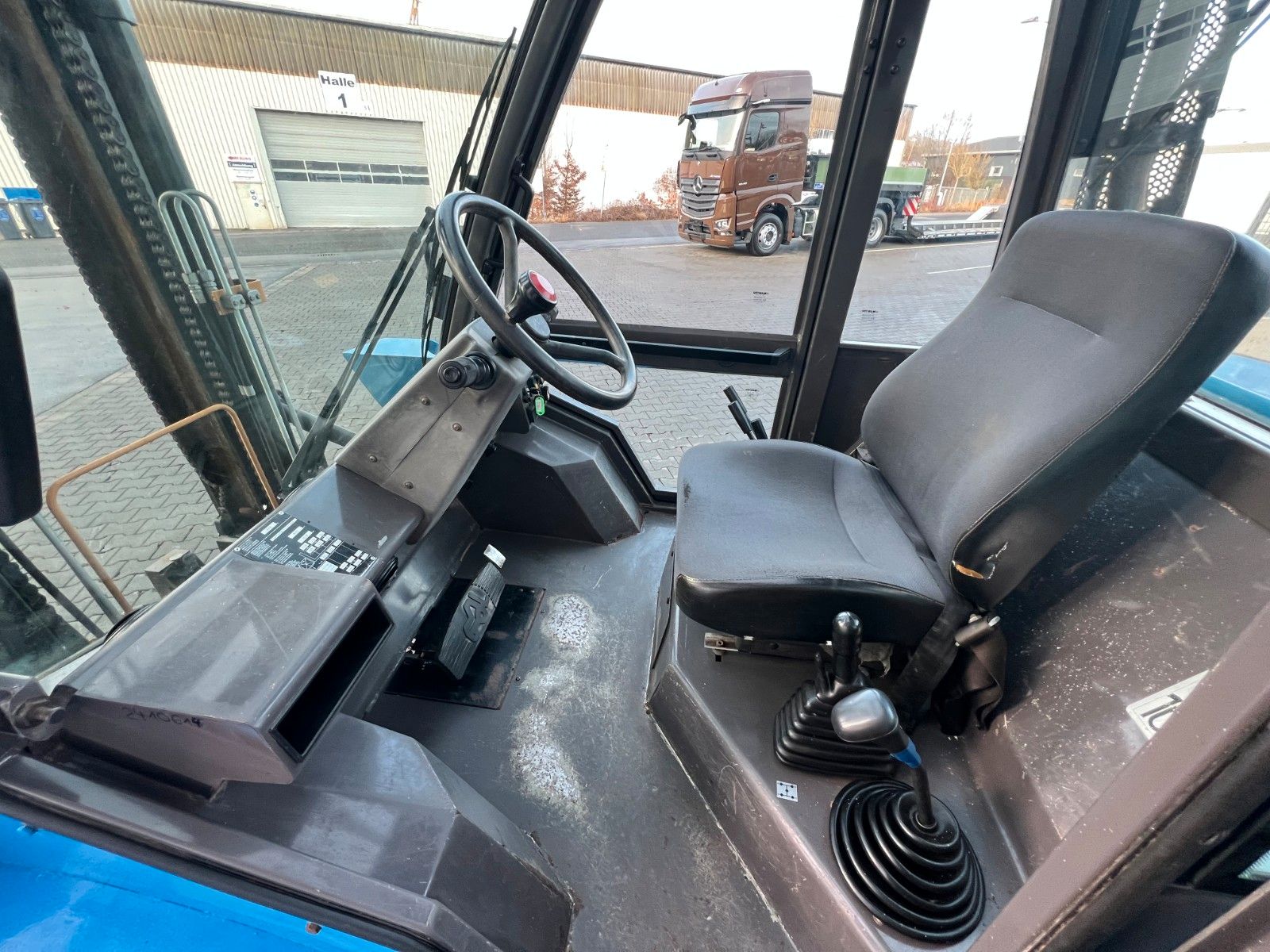 Fahrzeugabbildung Manitou M30-4 / nur: 2.931h / SS / Allrad / 5,3m Hubhöhe